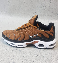 Nike Air Max Plus “Wheat/Black” sneakers: